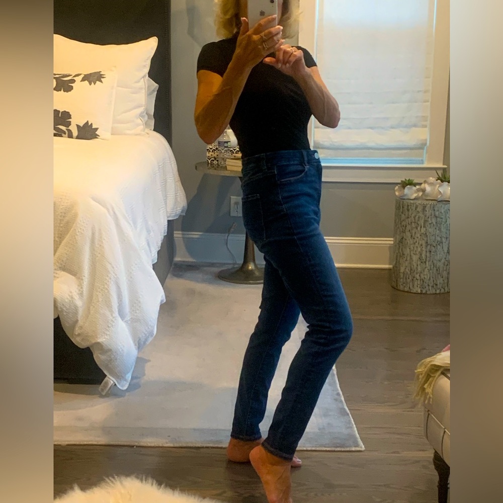 American Eagle Hi Waisted slim Straights size 8 LAST CALL